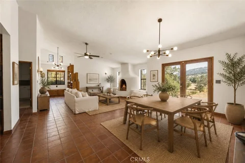 MLS: SR26163542