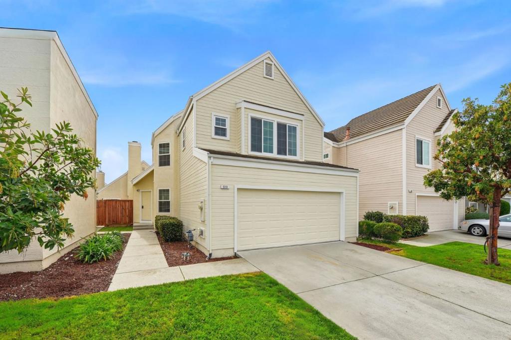 513 Glenmoor Circle