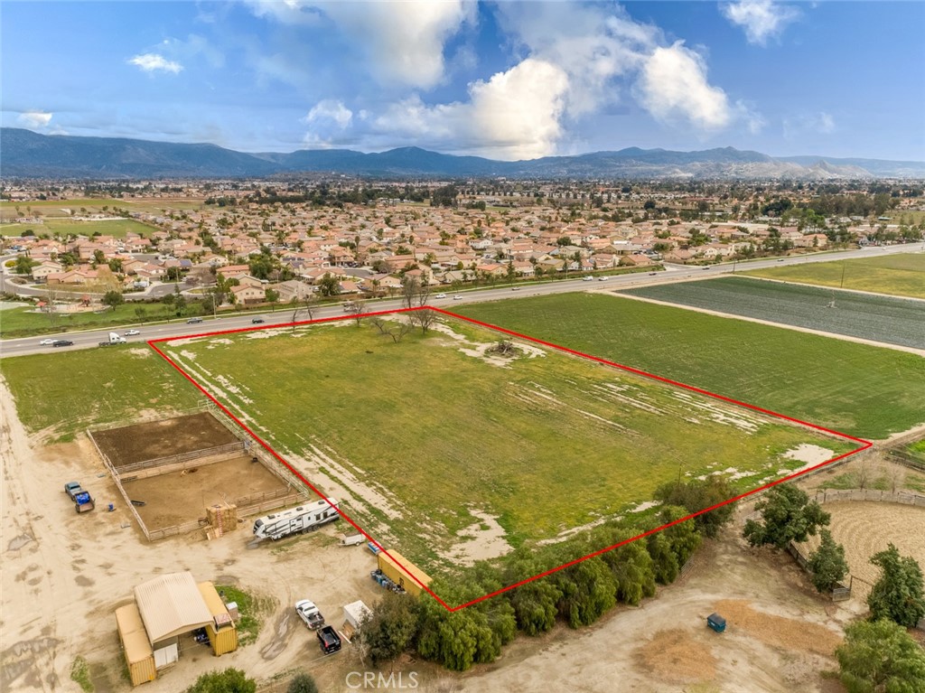 880 S Sanderson Street