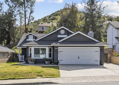 Photo of 28518 Victoria Rd, Castaic, CA 91384 (MLS # BB26045074)