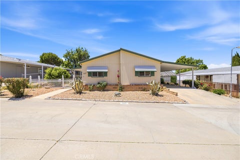 Photo of 1030 E Avenue Ave S, Palmdale, CA 93550 (MLS # SR26109014)