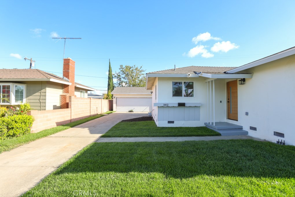 1802 W Martha
