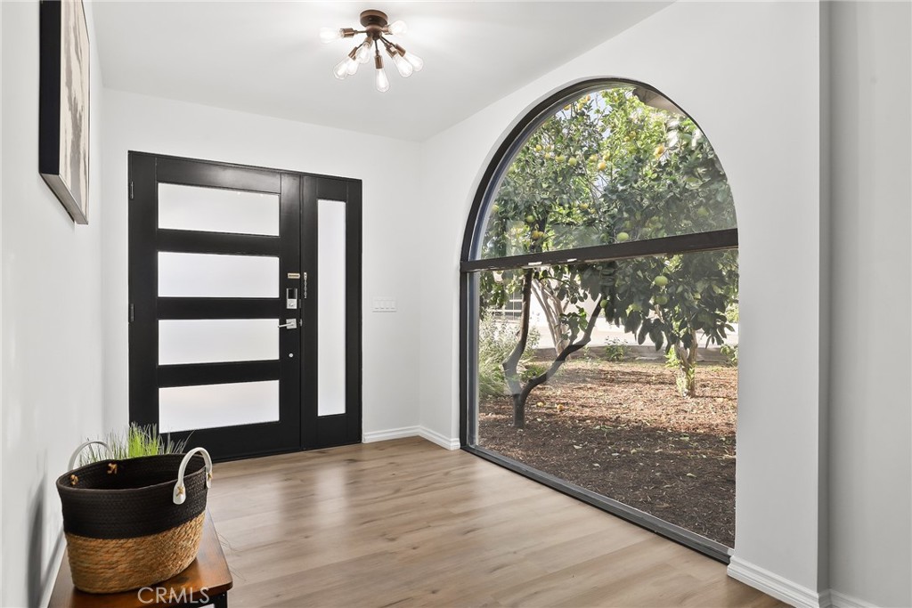 10000 Amestoy Avenue