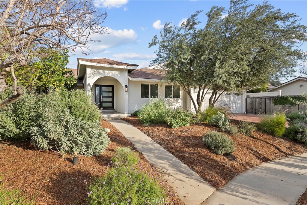 10000 Amestoy Avenue