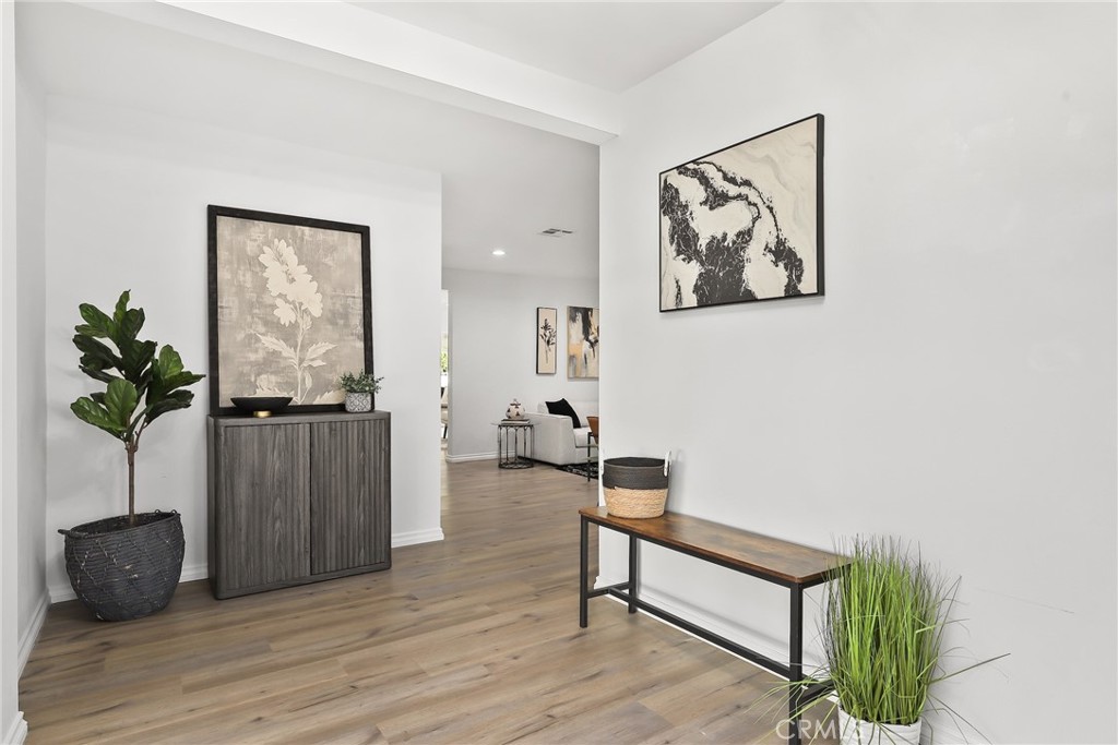 10000 Amestoy Avenue