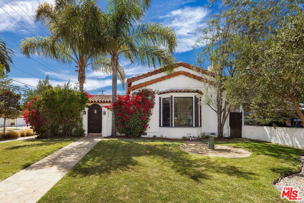 1663 S Genesee Avenue, Los Angeles CA 90019