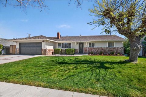 Photo of 3678 Julio Avenue, San Jose, CA 95124 (MLS # ML82039610)