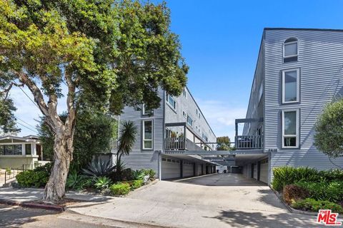 Photo of 2613 6th Street #3, Santa Monica, CA 90405 (MLS # 26771335)