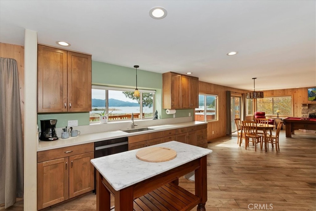 Big Bear Lake, California, 92315, United States, 4 Bedrooms Bedrooms, ,3 BathroomsBathrooms,Residential,Active,2037492
