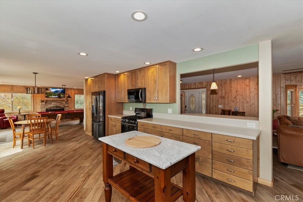 Big Bear Lake, California, 92315, United States, 4 Bedrooms Bedrooms, ,3 BathroomsBathrooms,Residential,Active,2037492