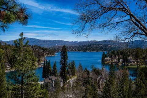 Photo of 27550 North Bay Road, Lake Arrowhead, CA 92352 (MLS # OC26097449)