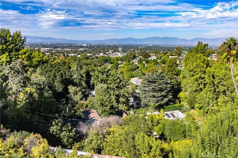 Photo of 3721 Ventura Canyon Avenue, Sherman Oaks, CA 91423 (MLS # IV25247625) Photo of 3721 Ventura Canyon Avenue, Sherman Oaks, CA 91423 (MLS # IV25247625)
