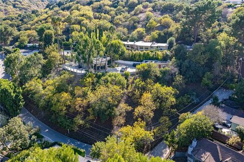 Photo of 3721 Ventura Canyon Avenue, Sherman Oaks, CA 91423 (MLS # IV25247625)