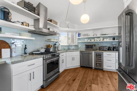 Photo of 3503 Esplanade, Marina Del Rey, CA 90292 (MLS # 25566621)