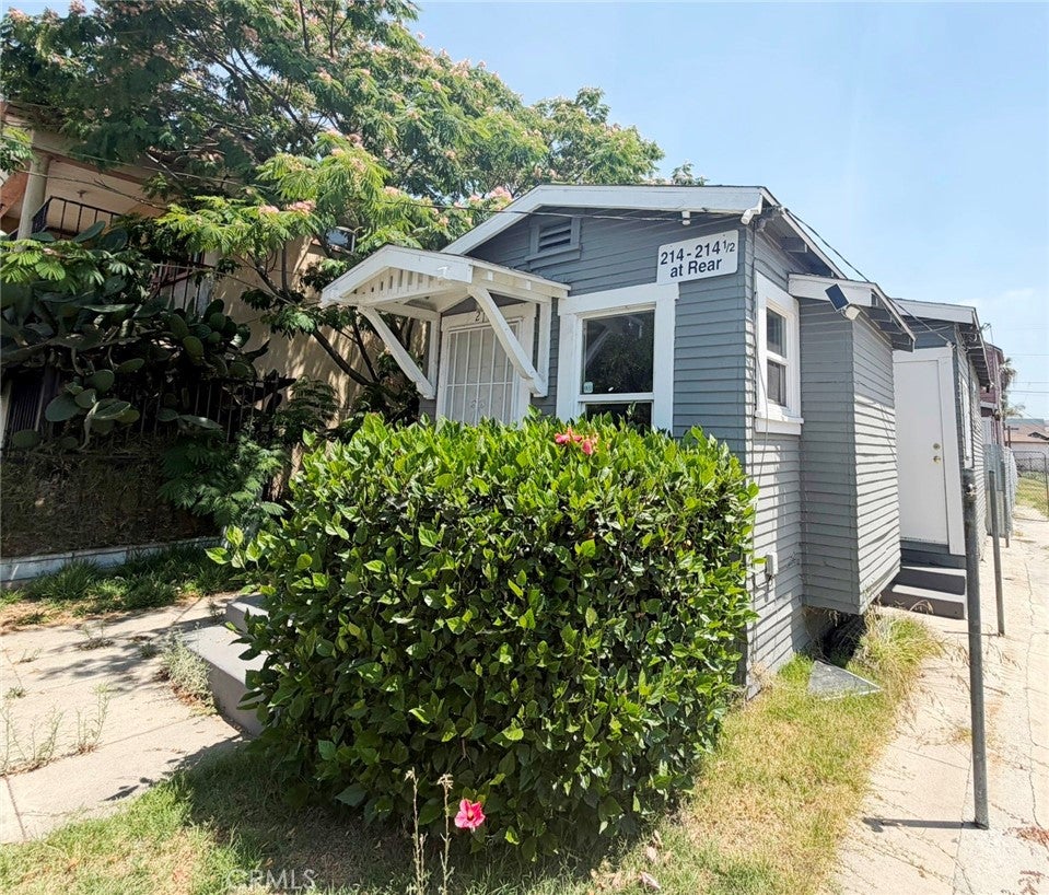 214 S Avenue 18