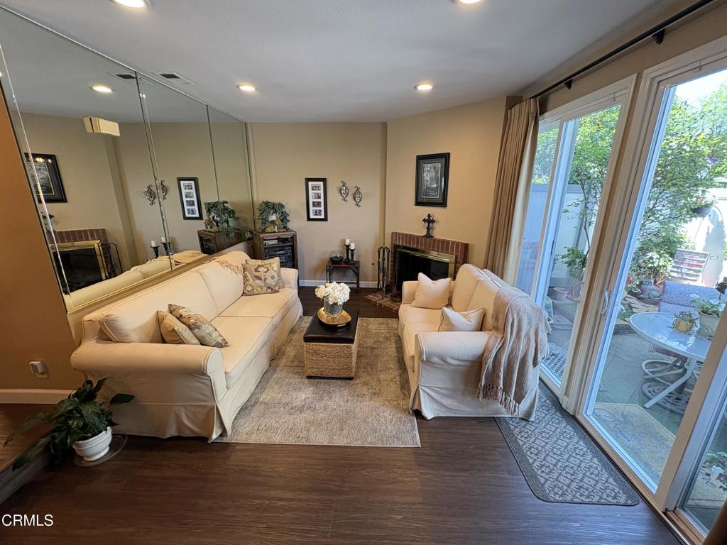 1123 Bradbourne Avenue