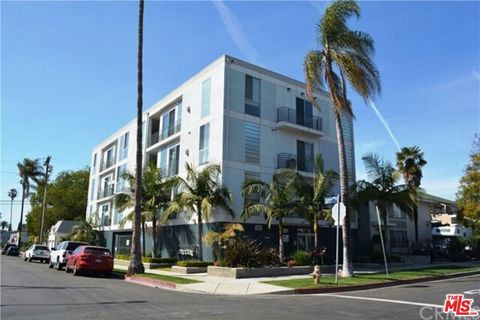 Photo of 201 N Manhattan Place #202, Los Angeles, CA 90004 (MLS # 26755773)