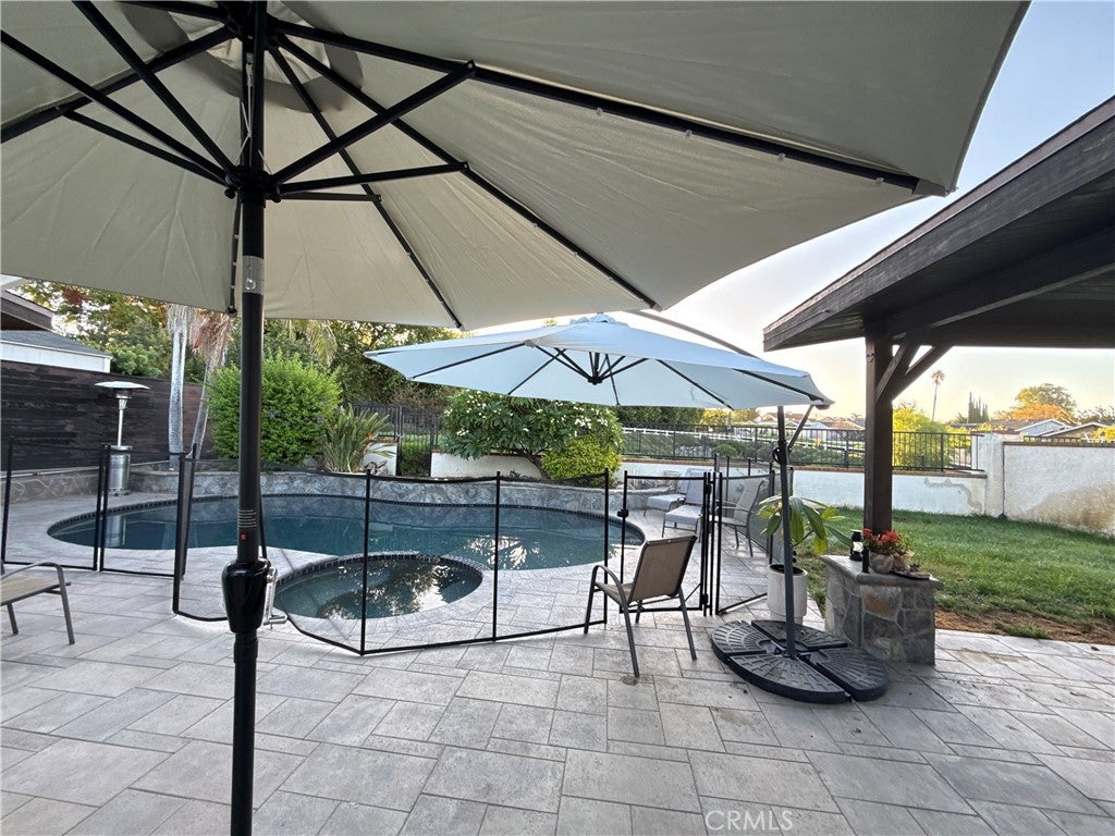 4372 Avenida Rio Del Oro