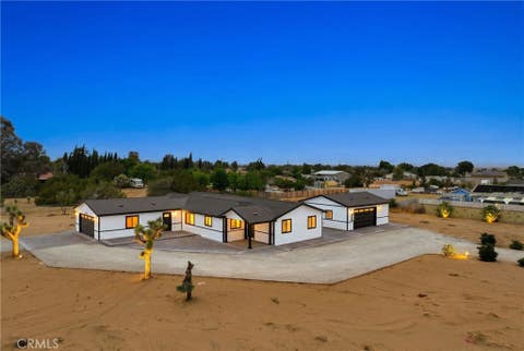 Photo of 4009 W Avenue K-8, Quartz Hill, CA 93536 (MLS # SR26112358)