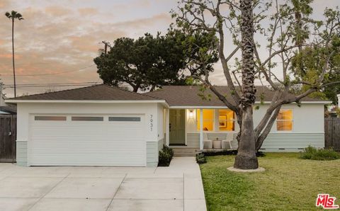 Photo of 7931 Reading Avenue, Los Angeles, CA 90045 (MLS # 26657953)
