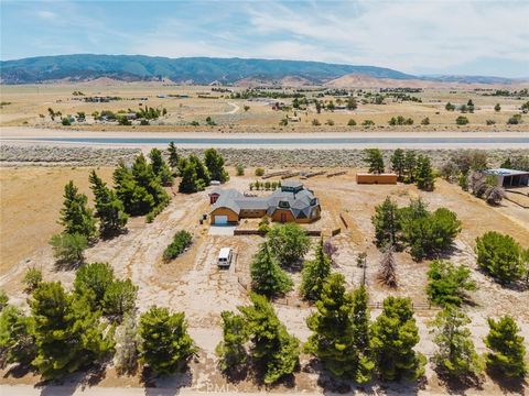 Photo of 25320 Divinci Avenue, Lancaster, CA 93536 (MLS # GD26122682)