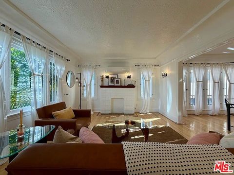 Photo of 837 5th St, Santa Monica, CA 90403 (MLS # 25628821)