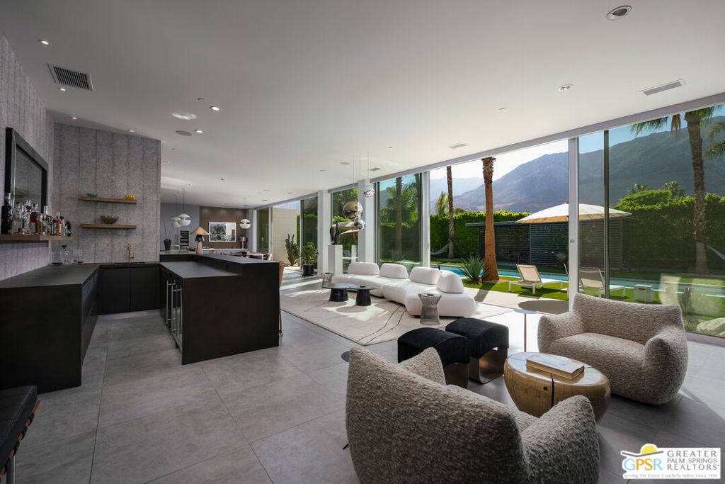 3068 Linea Terrace