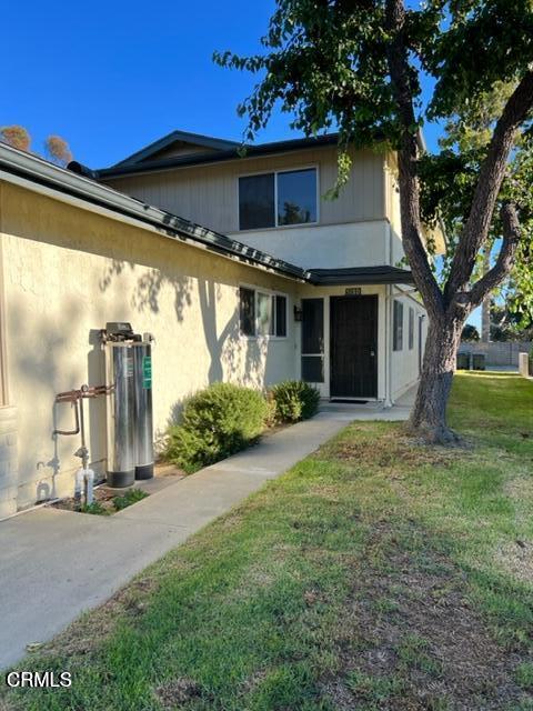 Great two-level, move in ready home in the heart of Ventura. Kitchen, dining room and living room downstairs with the 2 bedrooms and 1 bath upstairs. Individual laundry shared by 4 units. Close to shopping, restaurants schools and 101 freeway. Complex has community pool.