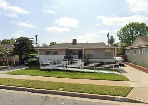 Photo of 10950 Penney Ave, Inglewood, CA 90303 (MLS # SB25241810)