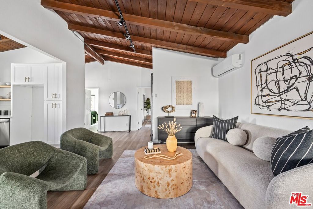 Photo of 4282 Sawtelle Boulevard, Los Angeles, CA 90066 (MLS # 25601435)