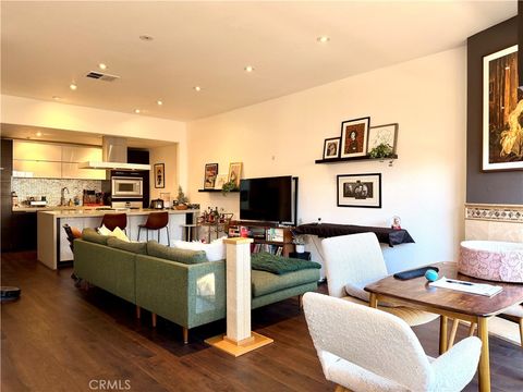 Photo of 1424 26th St #2, Santa Monica, CA 90404 (MLS # OC25269379)