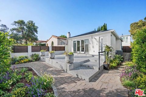 Photo of 2152 Parnell Avenue, Los Angeles, CA 90025 (MLS # 26636967)
