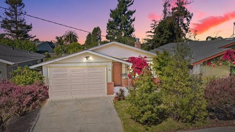 Photo of 333 John Street, Santa Cruz, CA 95060 (MLS # ML82040937)