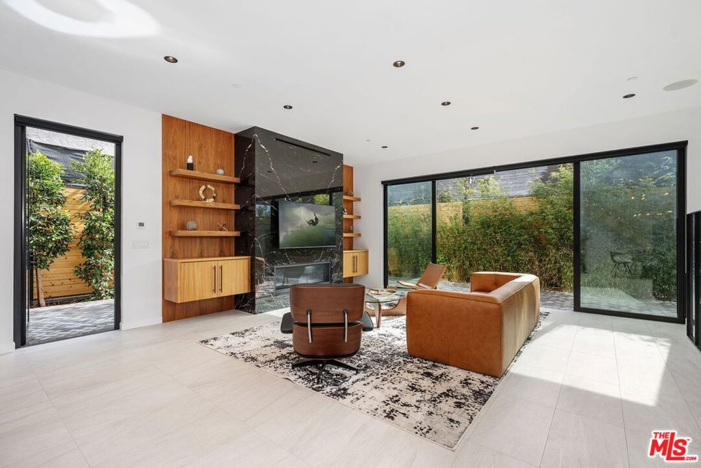 Photo of 212 Bay Street #103, Santa Monica, CA 90405 (MLS # 26648767)