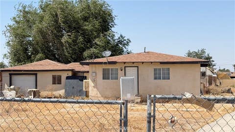 Photo of 9219 E Avenue R, Littlerock, CA 93543 (MLS # SR26155945)