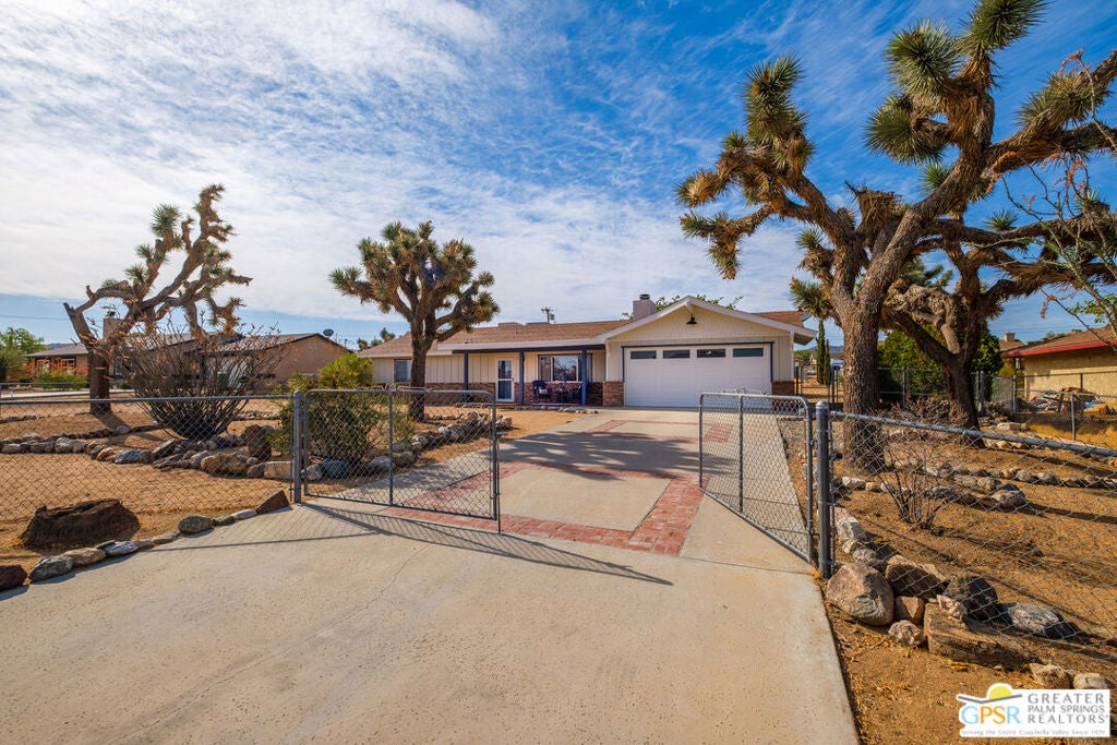 58375 Arcadia Trail