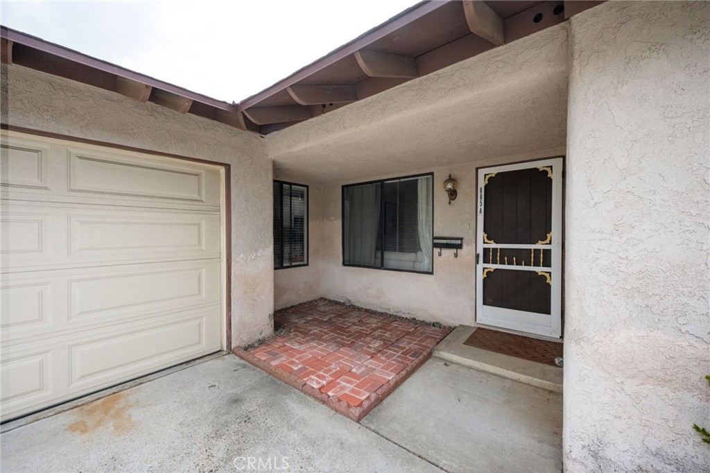 885 N Kathleen