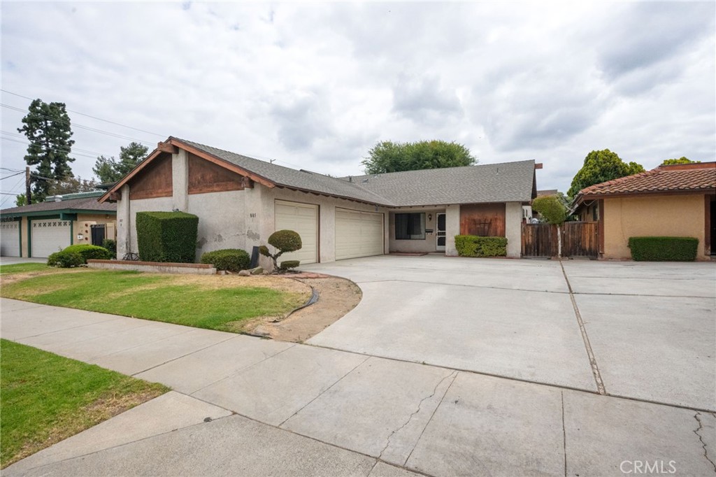 885 N Kathleen