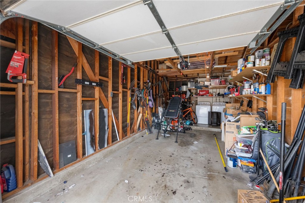 885 N Kathleen