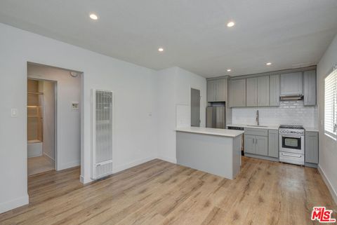 Photo of 4140 Grand View Boulevard #15, Los Angeles, CA 90066 (MLS # 26732581)