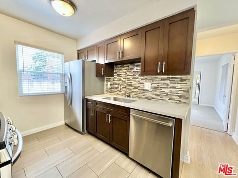 Photo of 1552 Berkeley Street #1, Santa Monica, CA 90404 (MLS # 26665063)