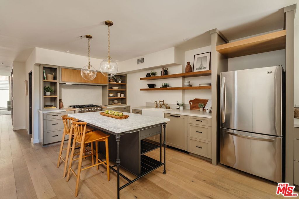 Photo of 700 Main Street #11, Venice, CA 90291 (MLS # 25605661)