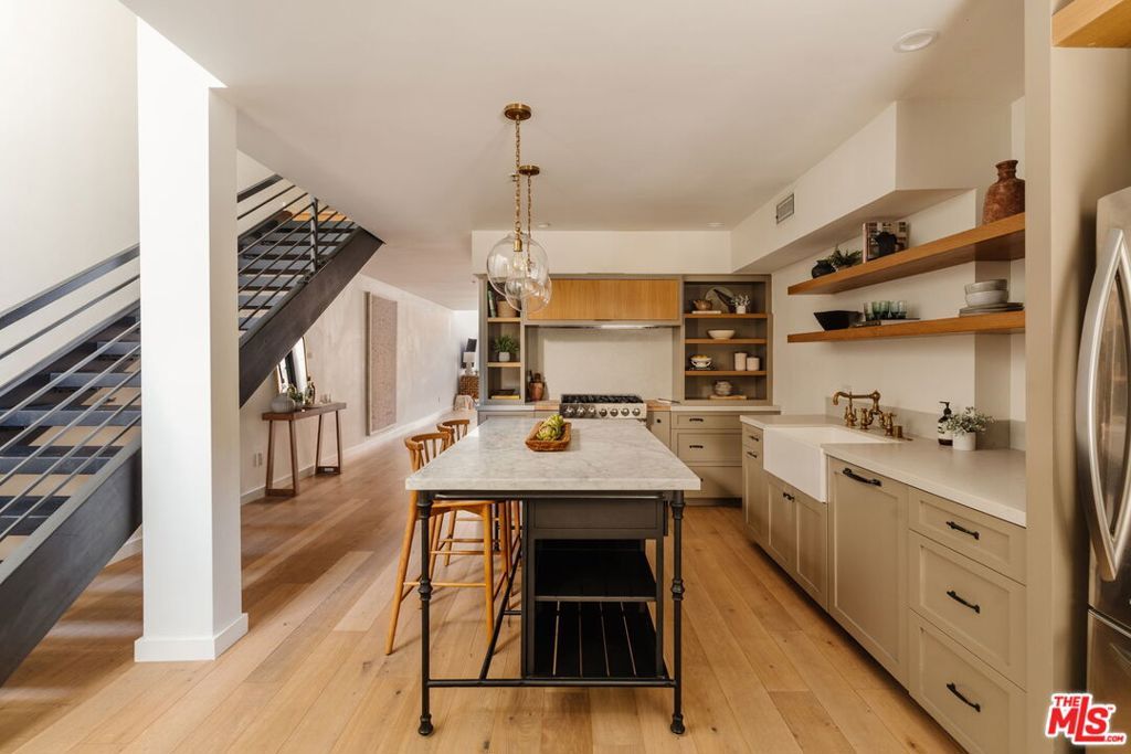 Photo of 700 Main Street #11, Venice, CA 90291 (MLS # 25605661)