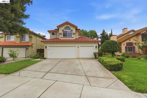 Photo of 2260 Redington Dr Dr, Tracy, CA 95377 (MLS # 41129480)