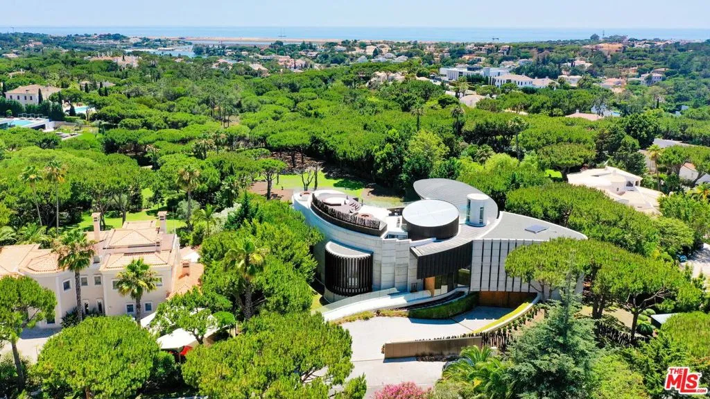 United States, 6 Bedrooms Bedrooms, ,8 BathroomsBathrooms,Residential,Active,61801