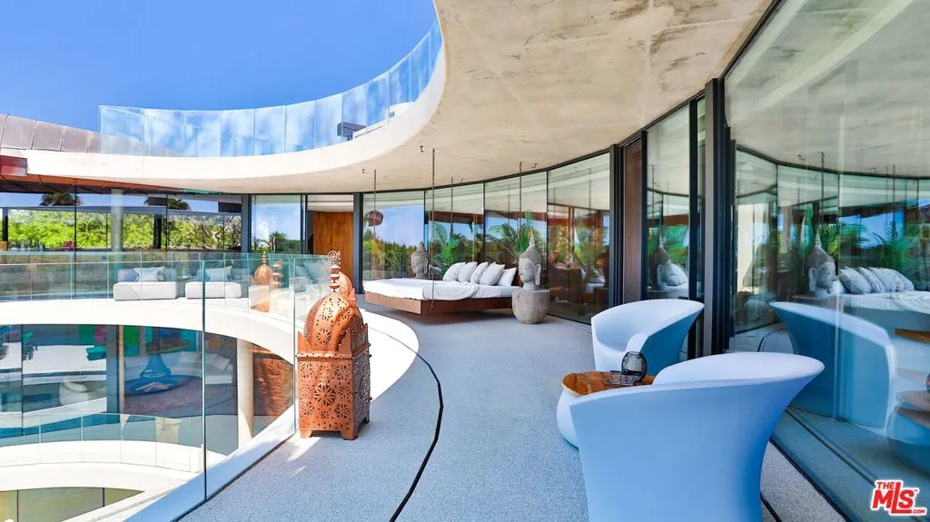 United States, 6 Bedrooms Bedrooms, ,8 BathroomsBathrooms,Residential,Active,61801