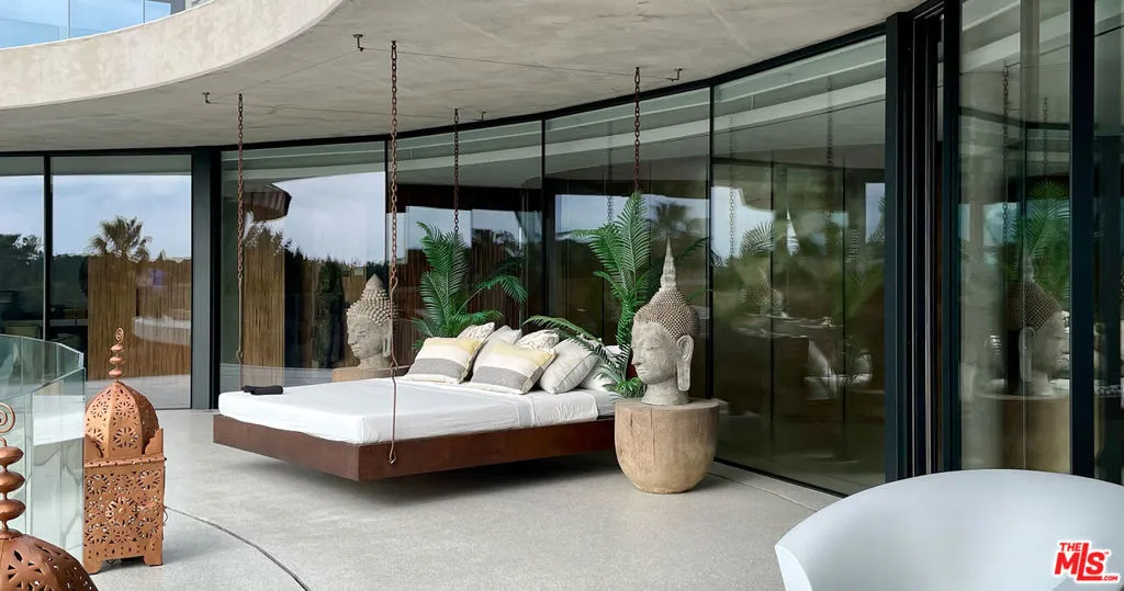 United States, 6 Bedrooms Bedrooms, ,8 BathroomsBathrooms,Residential,Active,61801