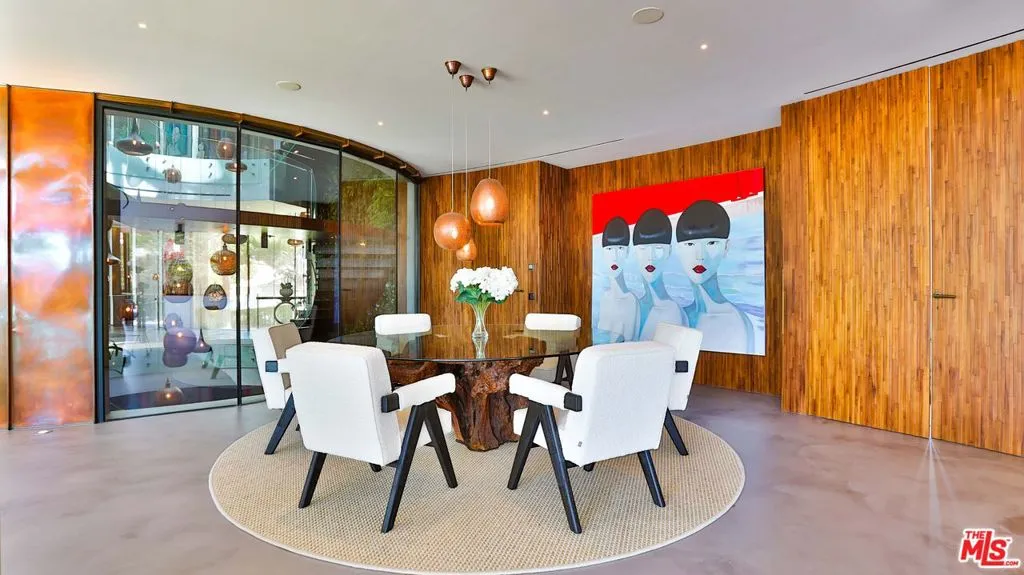 United States, 6 Bedrooms Bedrooms, ,8 BathroomsBathrooms,Residential,Active,61801