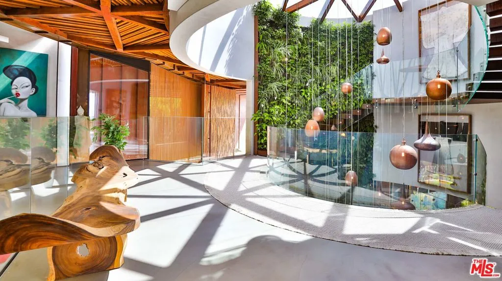 United States, 6 Bedrooms Bedrooms, ,8 BathroomsBathrooms,Residential,Active,61801