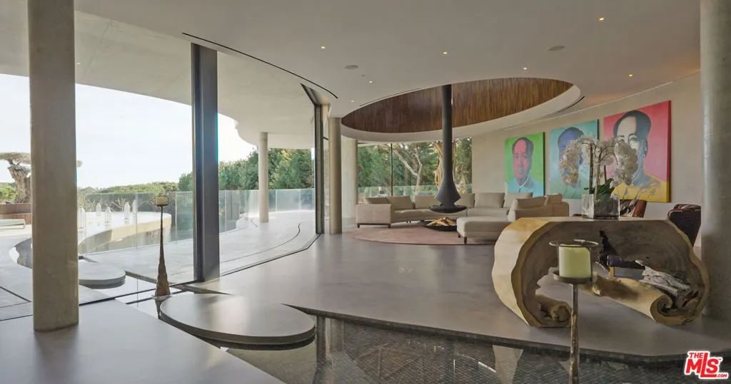 United States, 6 Bedrooms Bedrooms, ,8 BathroomsBathrooms,Residential,Active,61801